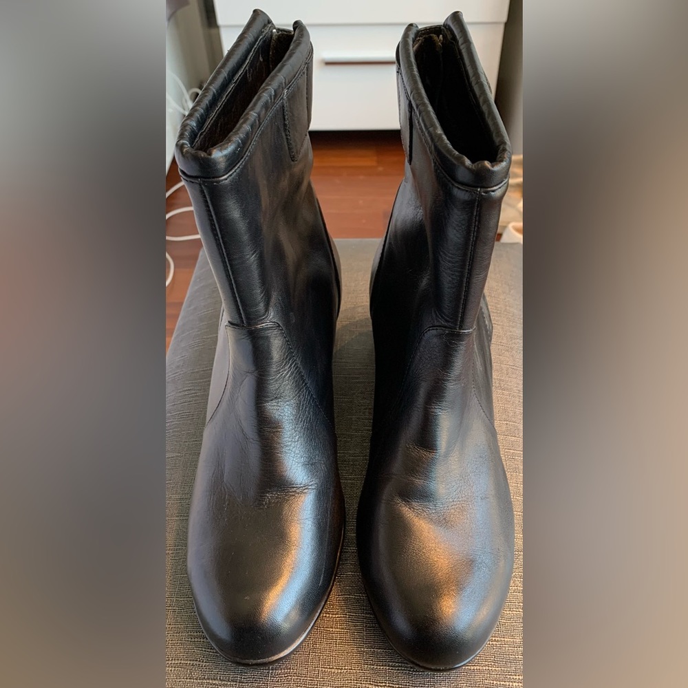Taryn Rose Ankle-High Boots - Picture 3 of 7
